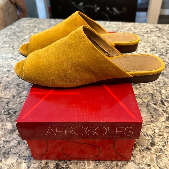 EUC - Aerosoles. Yellow suede slides. Size 9 - Picture 3 of 3